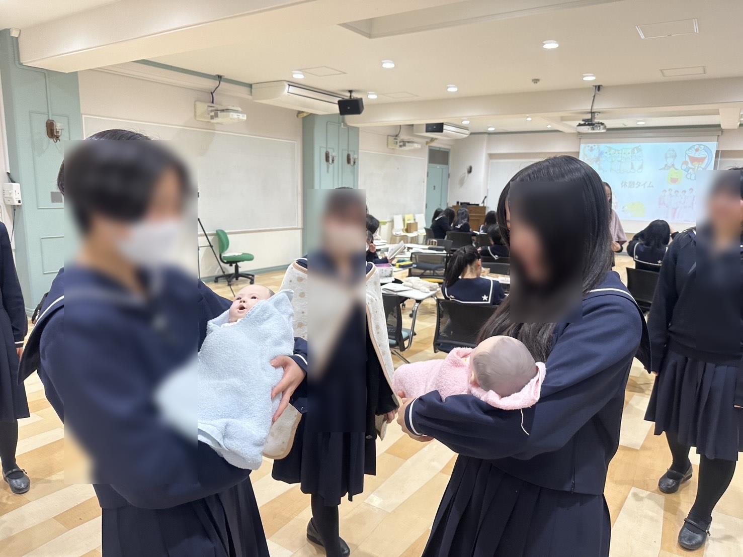 本学大学院助産研究科2年が高校生に性教育の授業を行いました（2024年